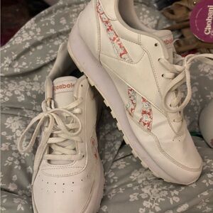 Reebok Women's White and Pink Patterned Sneakers